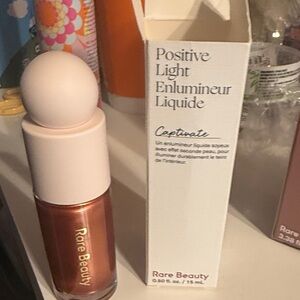 Rare Beauty Positive Light Liquid Highlighter - Captivate
